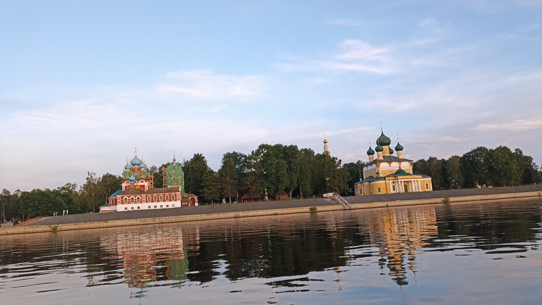 Красивая прогулка по Волге с личным гидом (Анастасия)