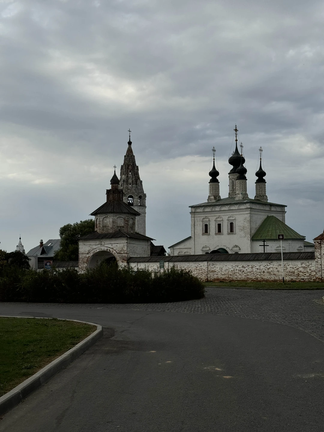 Евгений - замечательный гид. Экскурсия была живой, интересной, с юмором и легкой подачей. Мы как будто