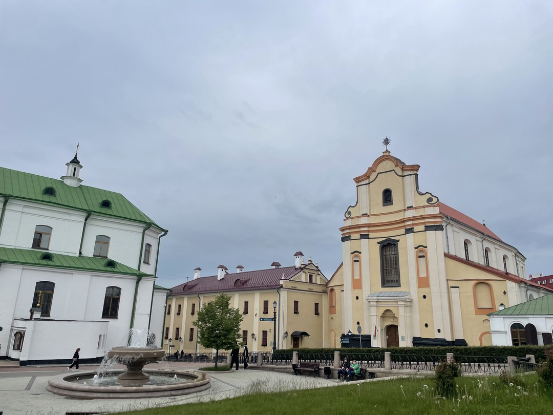 Добрый день. Сегодня смотрели Минск с Ярославом. Экскурсия пролетела очень быстро,казалось,что 2 часа это очень много,но