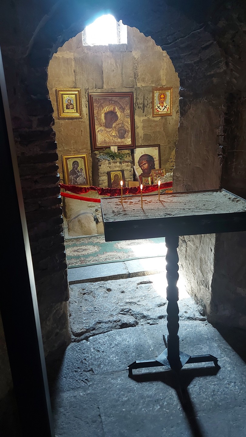 Под маской Зураба таился Георгий (Гия). Перед экскурсией Георгий предоставил информацию о маршруте, обо всех активностях