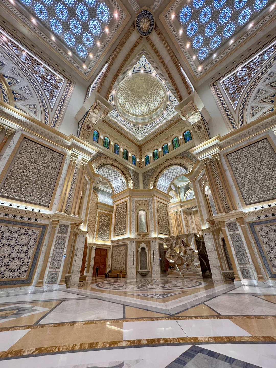 Экскурсия из Дубая в Абу-Даби в мини-группе (Мария)