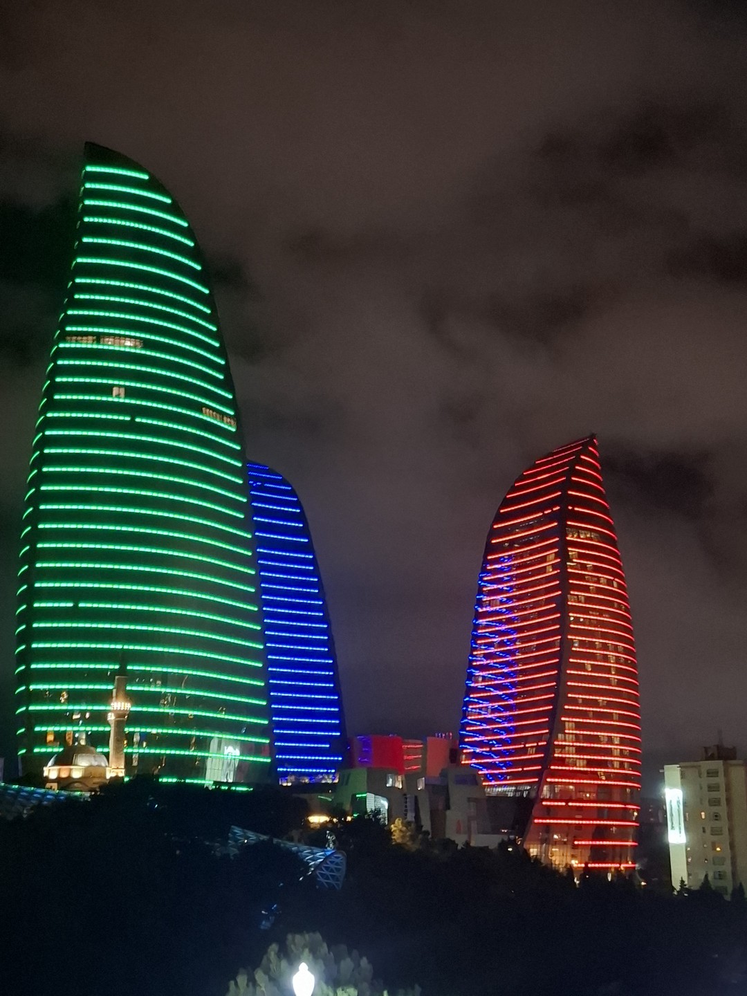 Спасибо Джамалу за приятный вечер и интересную беседу. Несмотря не ненастную погоду, все прошло отлично 👍🏻 Рекомендую экскурсию 100%