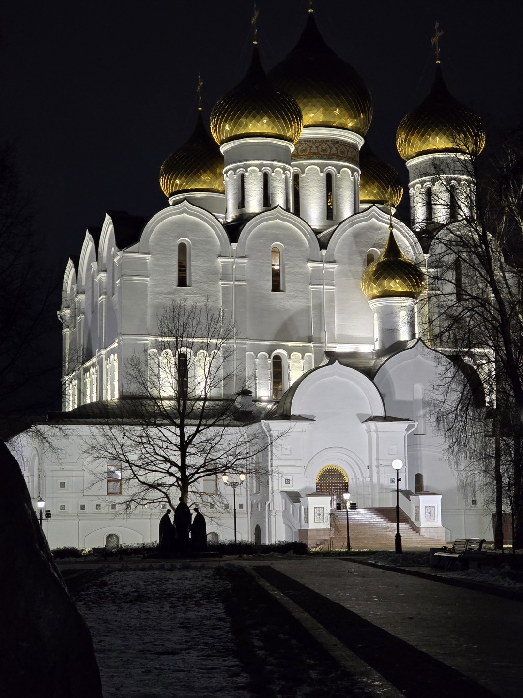 Прекрасная экскурсия, Сергей очень интересный и высоко эрудированный экскурсовод, не хотелось с ним расставаться. Экскурсия наполнена