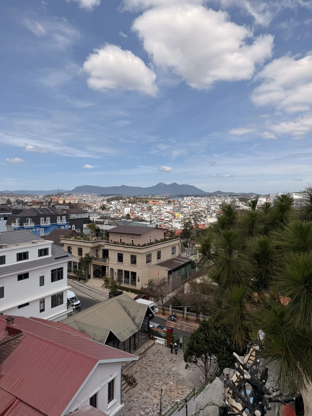 Хотим выразить огромную благодарность гиду Михаилу за замечательную экскурсию в Далат!