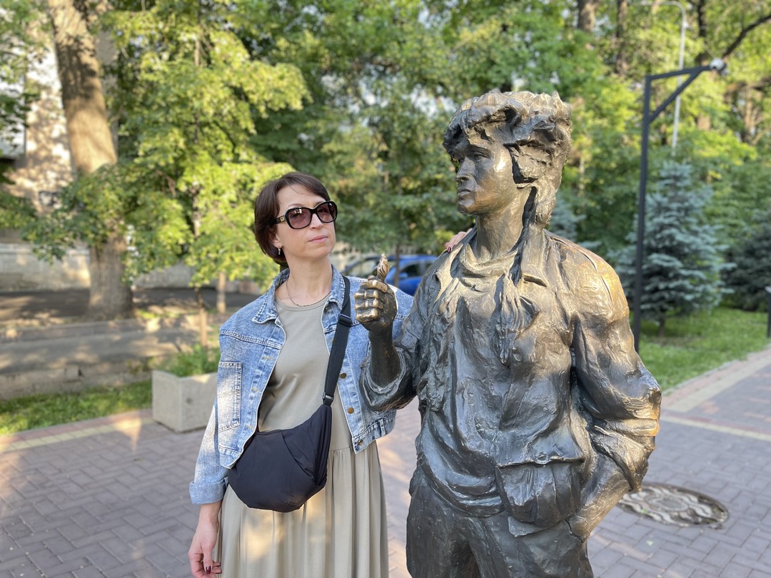 Если вы хотите побывать в самых уютных и необычных местах Алматы, то вам к Алисе. Вы