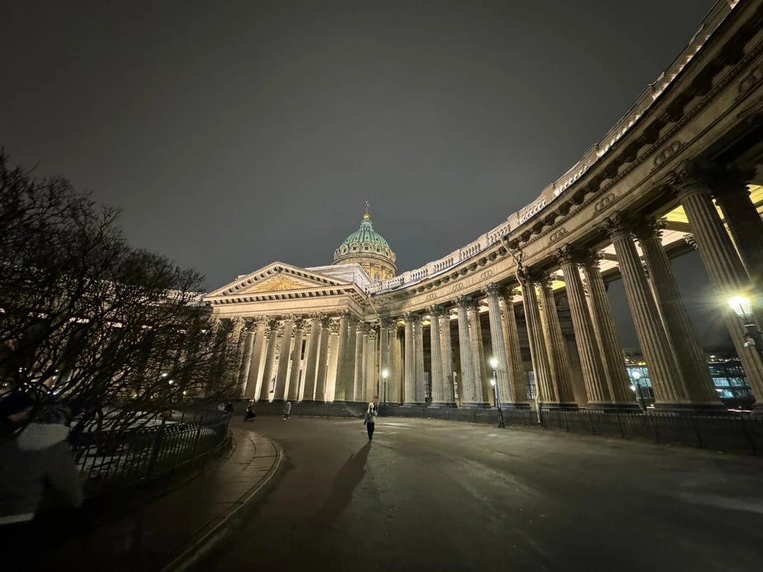 Экскурсию в Спас на Крови и Исаакиевский собор проводила гид Екатерина! 👏👏👏 Профессионально, великолепно изложен материал