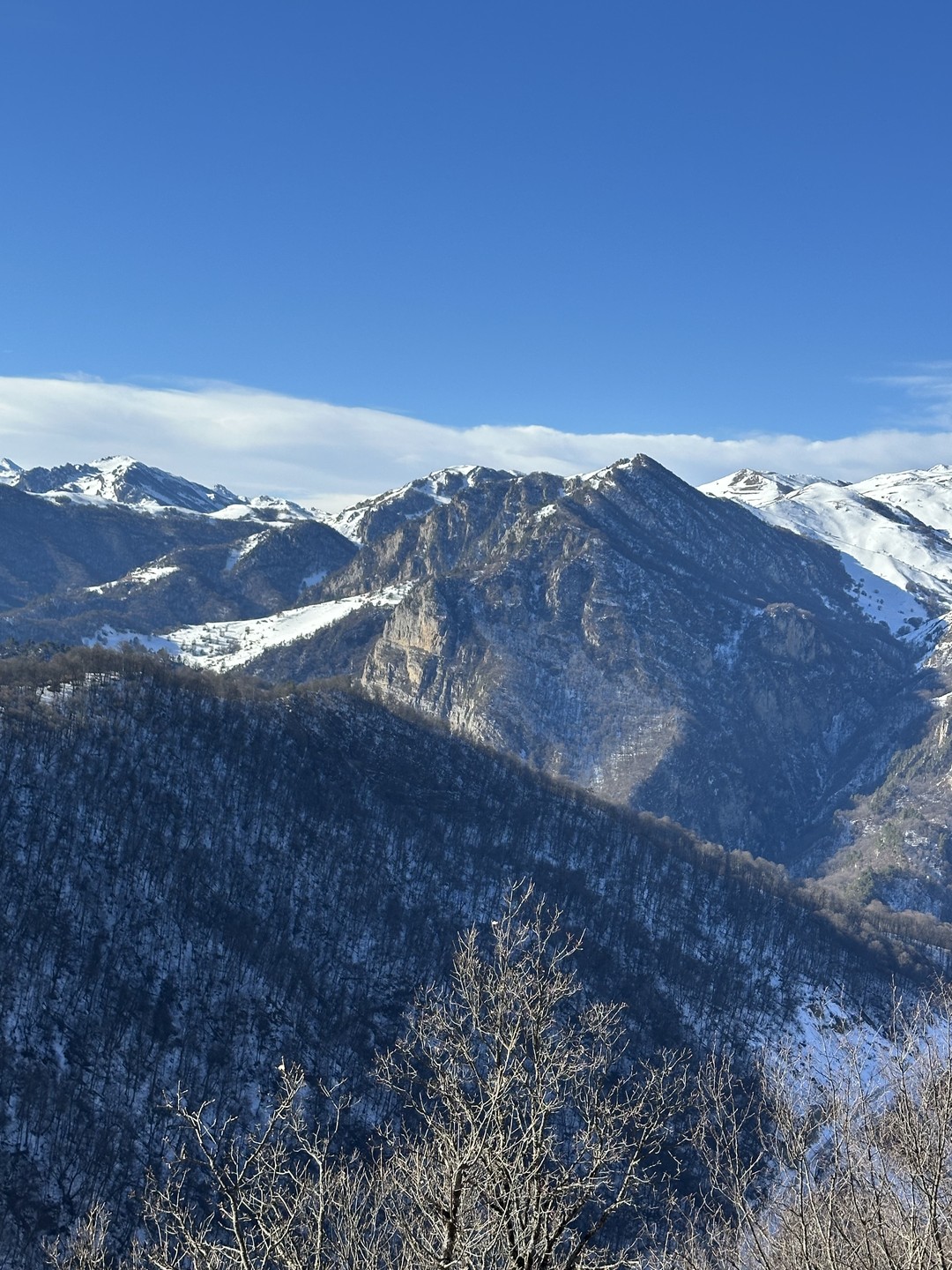 Невероятно красивая экскурсия, еще нетронутые цивилизацией горные районы Чечни. Невероятный маршрут, кто хочет сбежать от благ