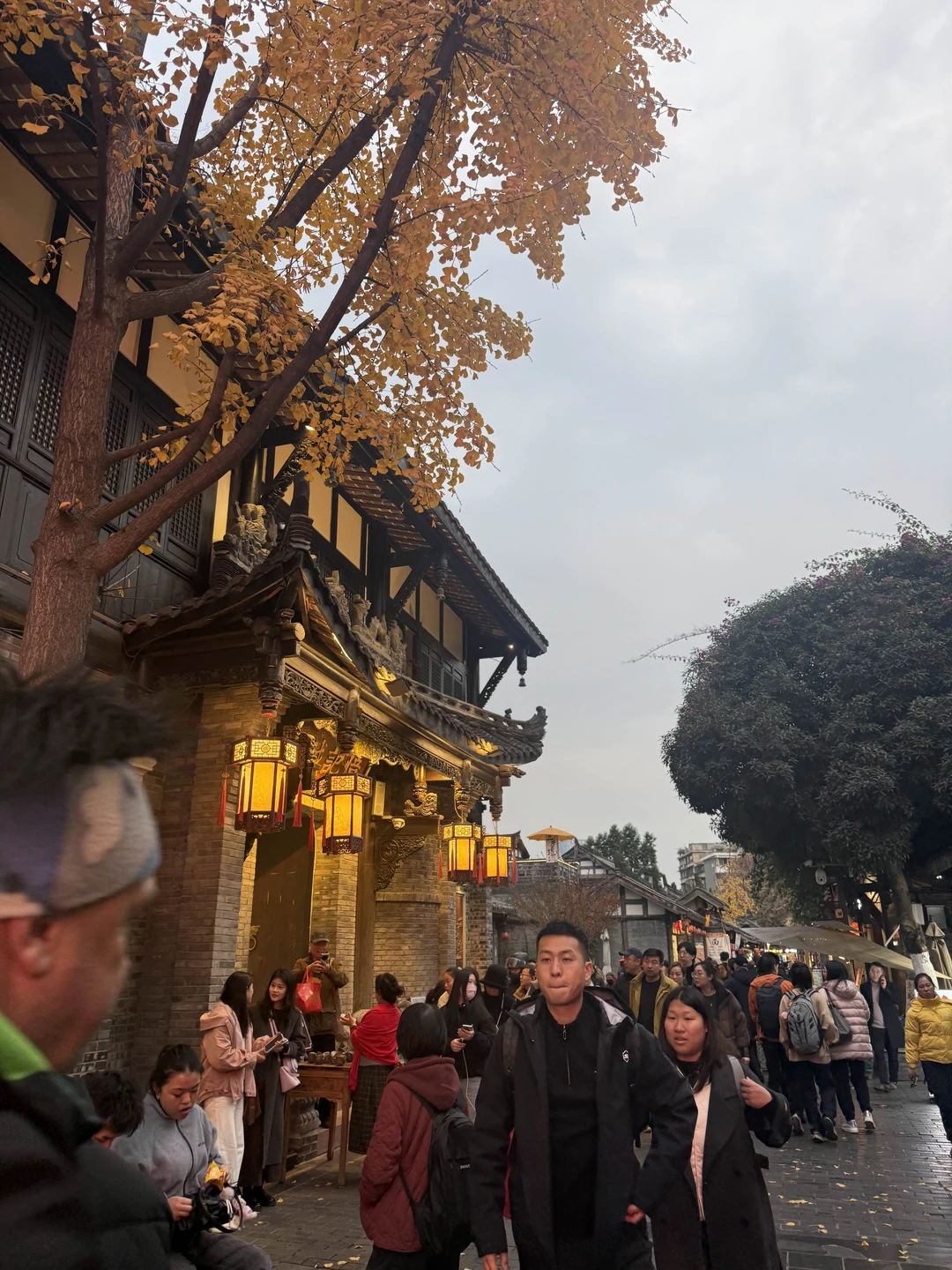 Огромное спасибо за проведенную экскурсию) Отличный автобусик, который прекрасно вместил и нас и багаж. Экскурсовод Ксюша