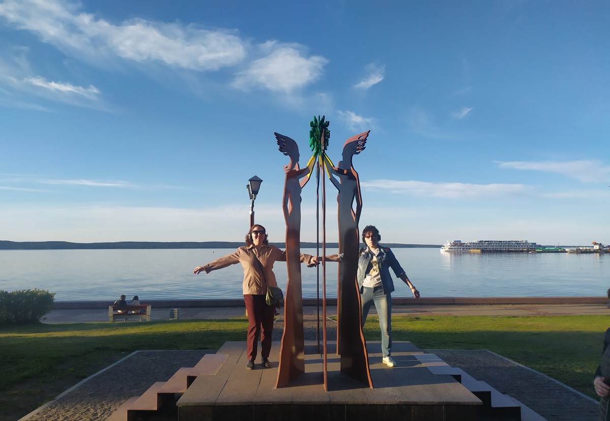 Слушая Петрозаводск: спектакль-прогулка в наушниках (3/10)