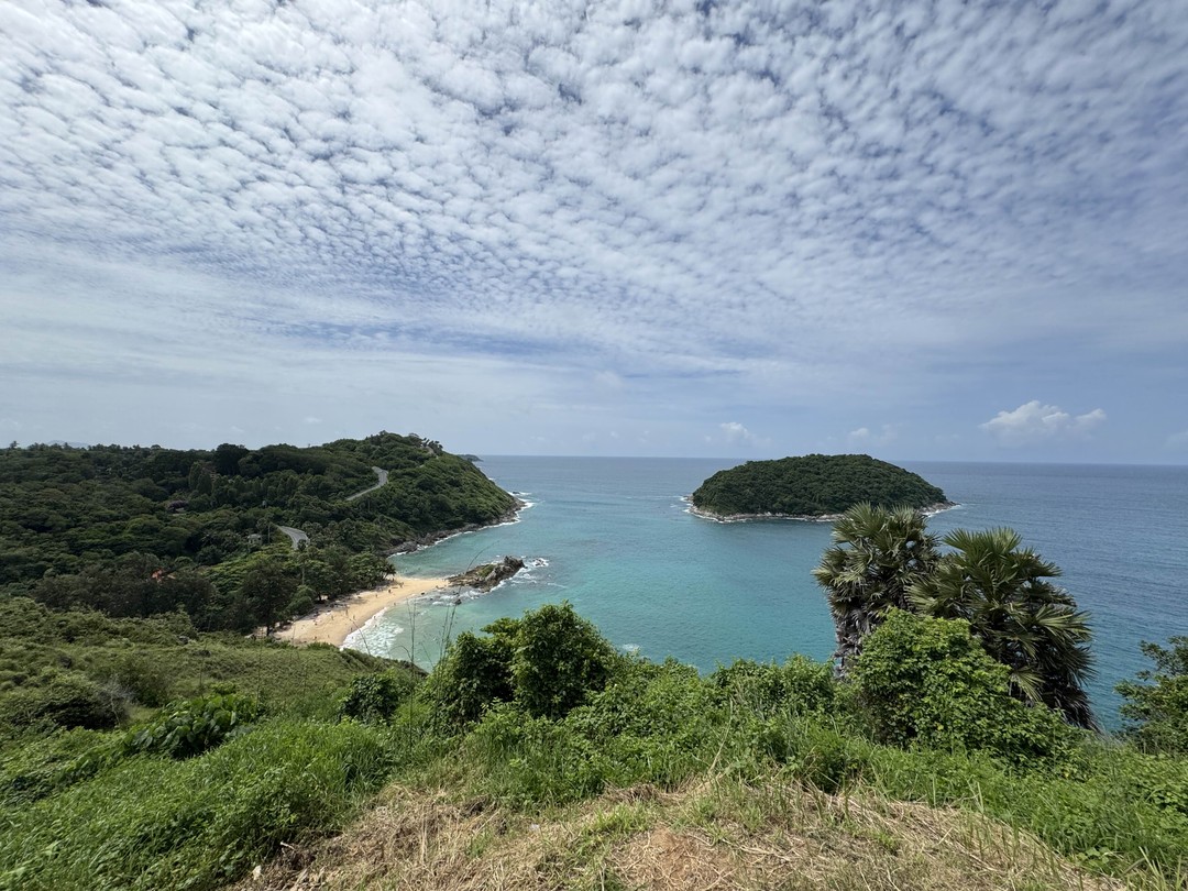 Я хочу поблагодарить за невероятно увлекательную, познавательную и интересную экскурсию по южной части острова Пхукет. За