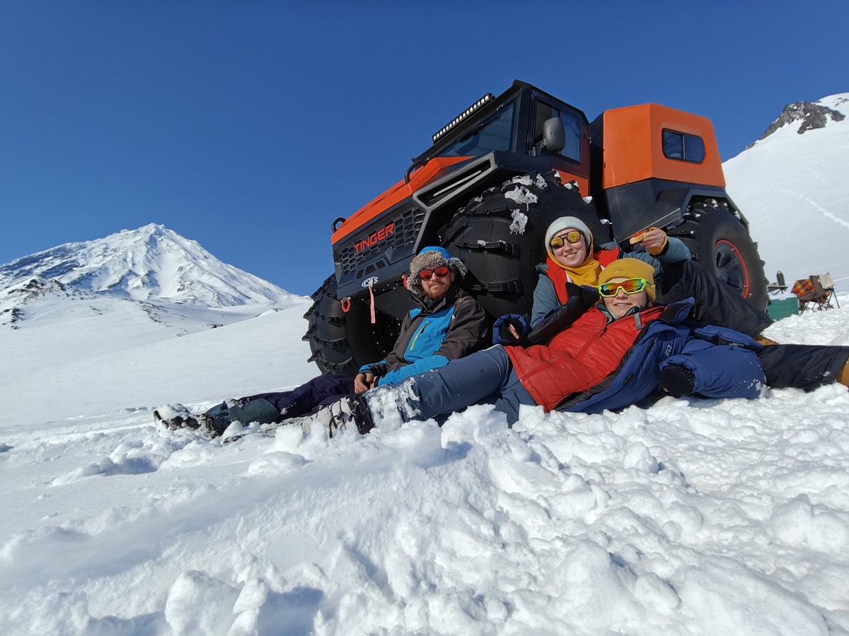 Главное изображение экскурсии - Авачинский перевал и горячие источники — на вездеходе (всё включено)