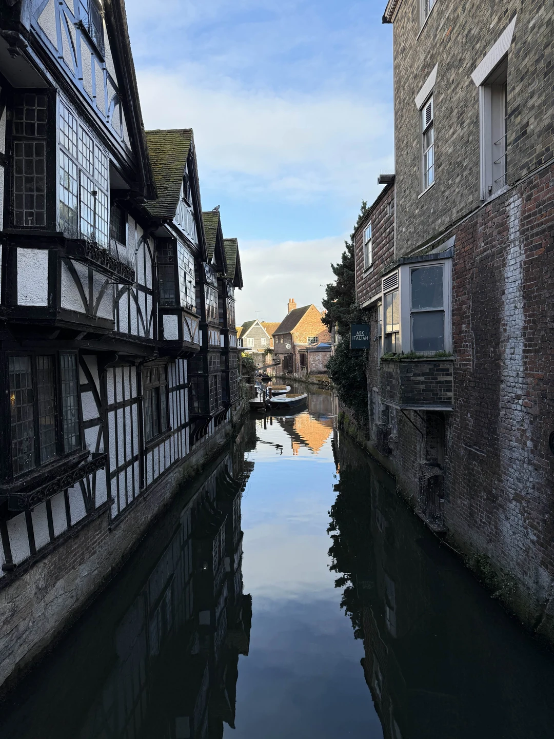 Замечательная экскурсия! Богдан - образованный, интеллигентный и очень тактичный. Глубокие знания истории Великобритании и интересная подача