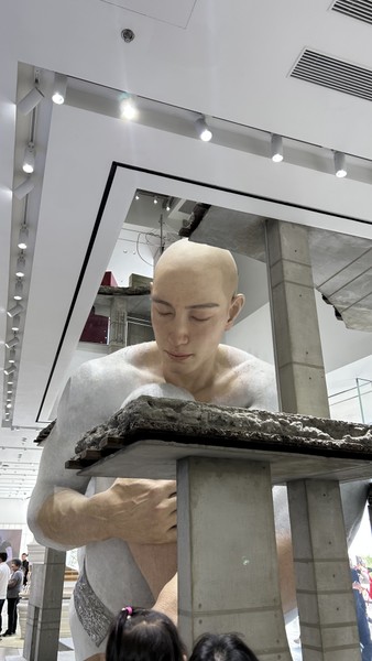 Прекрасный гид! Посмотрели весь Шеньжень за один день: парк, торговый квартал, старая рыбацкая деревня, погрузились в