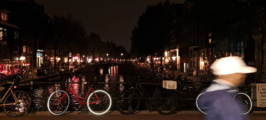 Очень понравилась экскурсия по кварталу красных фонарей, сами мы бы столько не увидели и не узнали