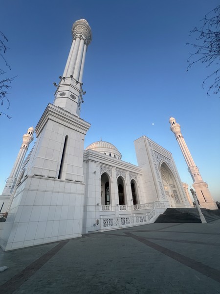 Очень понравилась экскурсия, Чечня потрясающая, автомобиль новый, комфортный, гид Валерий ОЧЕНЬ интересно рассказывает. Не съездите-не поймете