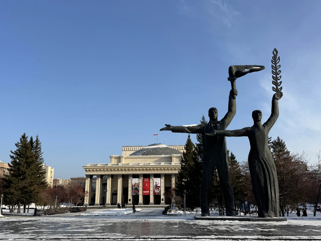 Олег Борисович! Спасибо Вам за чудесный незабываемый день! Вы заразили нас своей любовью к городу! Мы