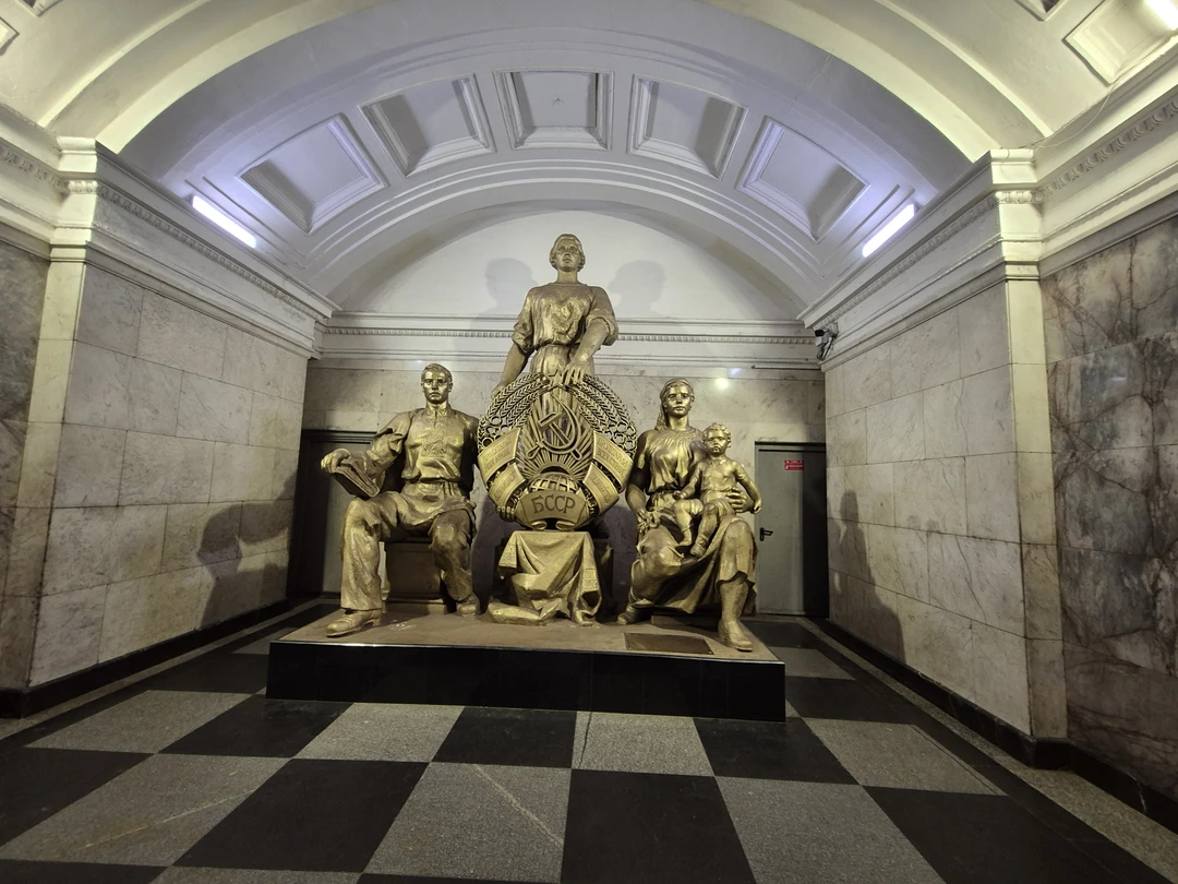 С большим удовольствием посетила экскурсию "Москва:метро не сразу строилось" Юлия прекрасный рассказчик, очень много интересной информации