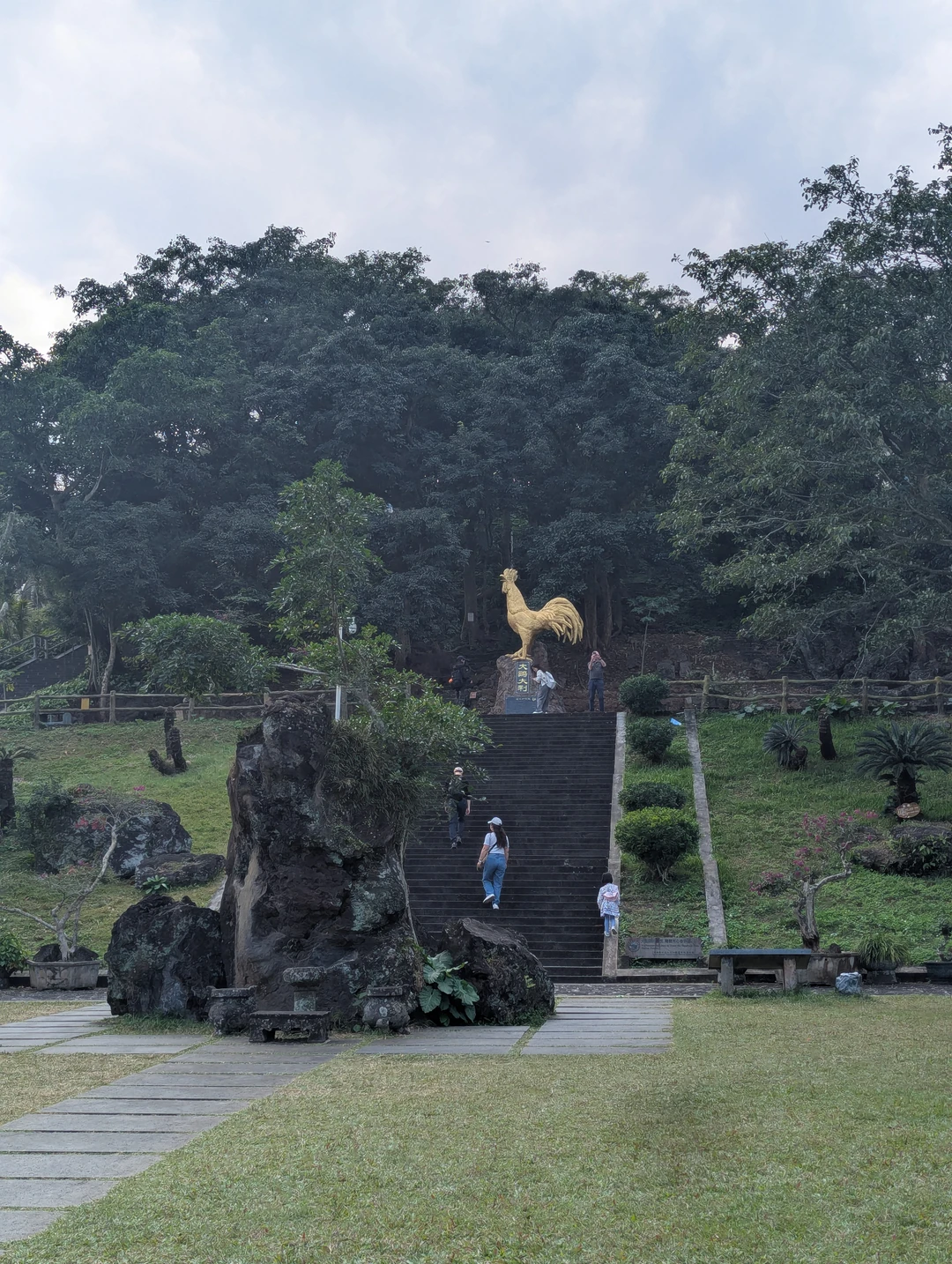 Ну поездка была не образовательная. Водитель, которые ехал с нами, хорошо говорил по русски, но это