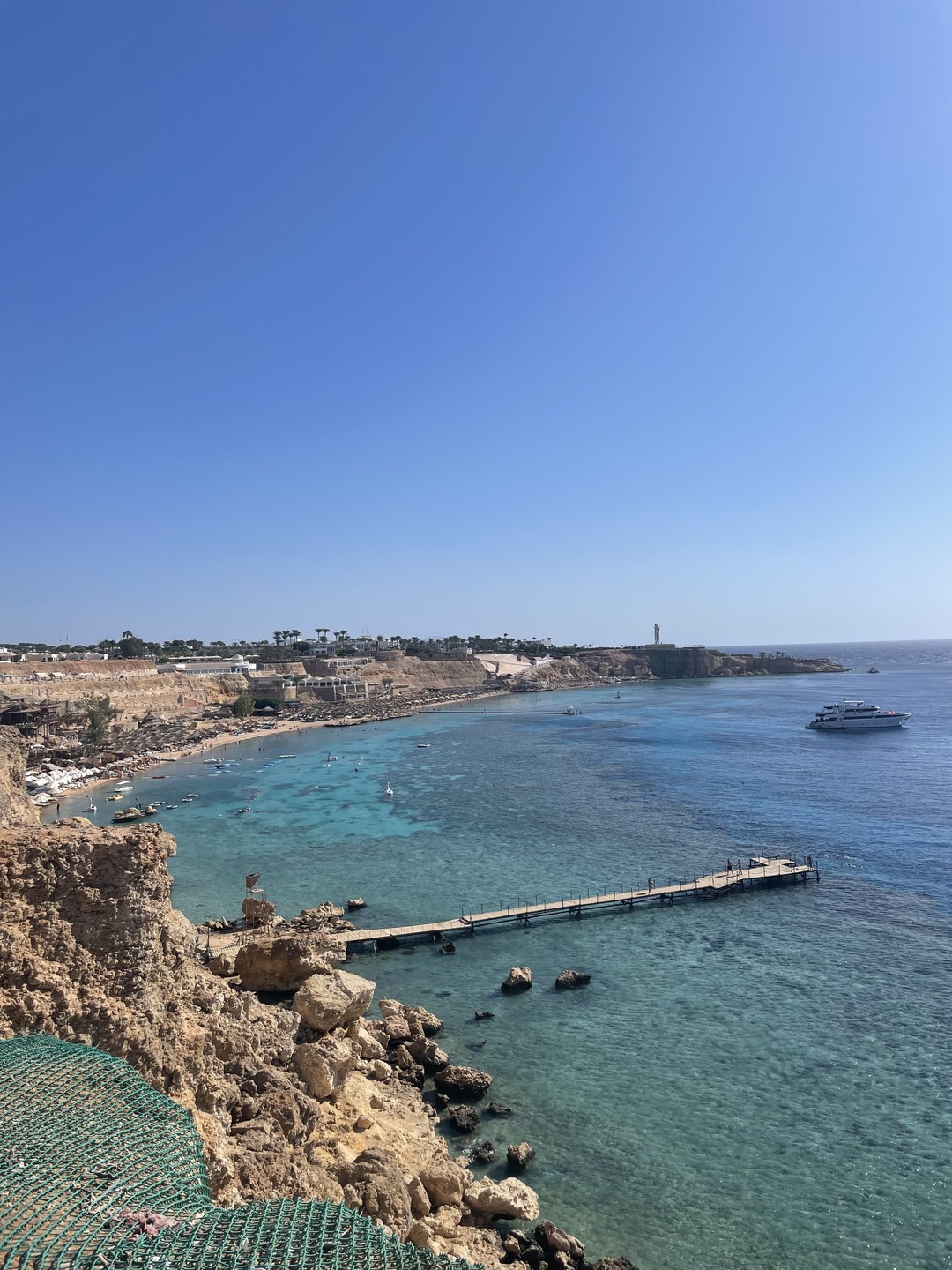 Были на экскурсии по городу с экскурсоводом Хэни. При заказе экскурсии учли все пожелания (отменили к