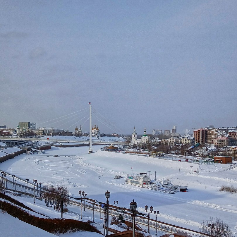 Горячо рекомендую экскурсию у Станислава. За 2 часа вы посмотрите основные достопримечательности из машины и пешком