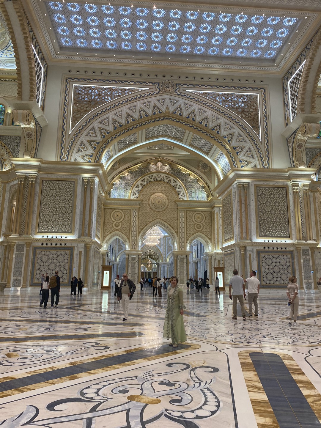 Из Дубая - в Абу-Даби (Юлия)