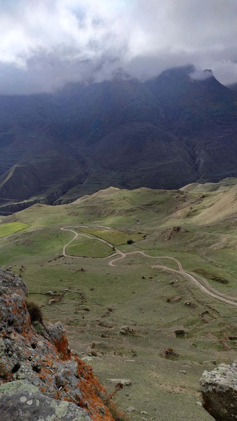 Невероятные виды, захватывающие локации, комфортная атмосфера. Гид Азат - заботушка. С ним было безопасно и очень