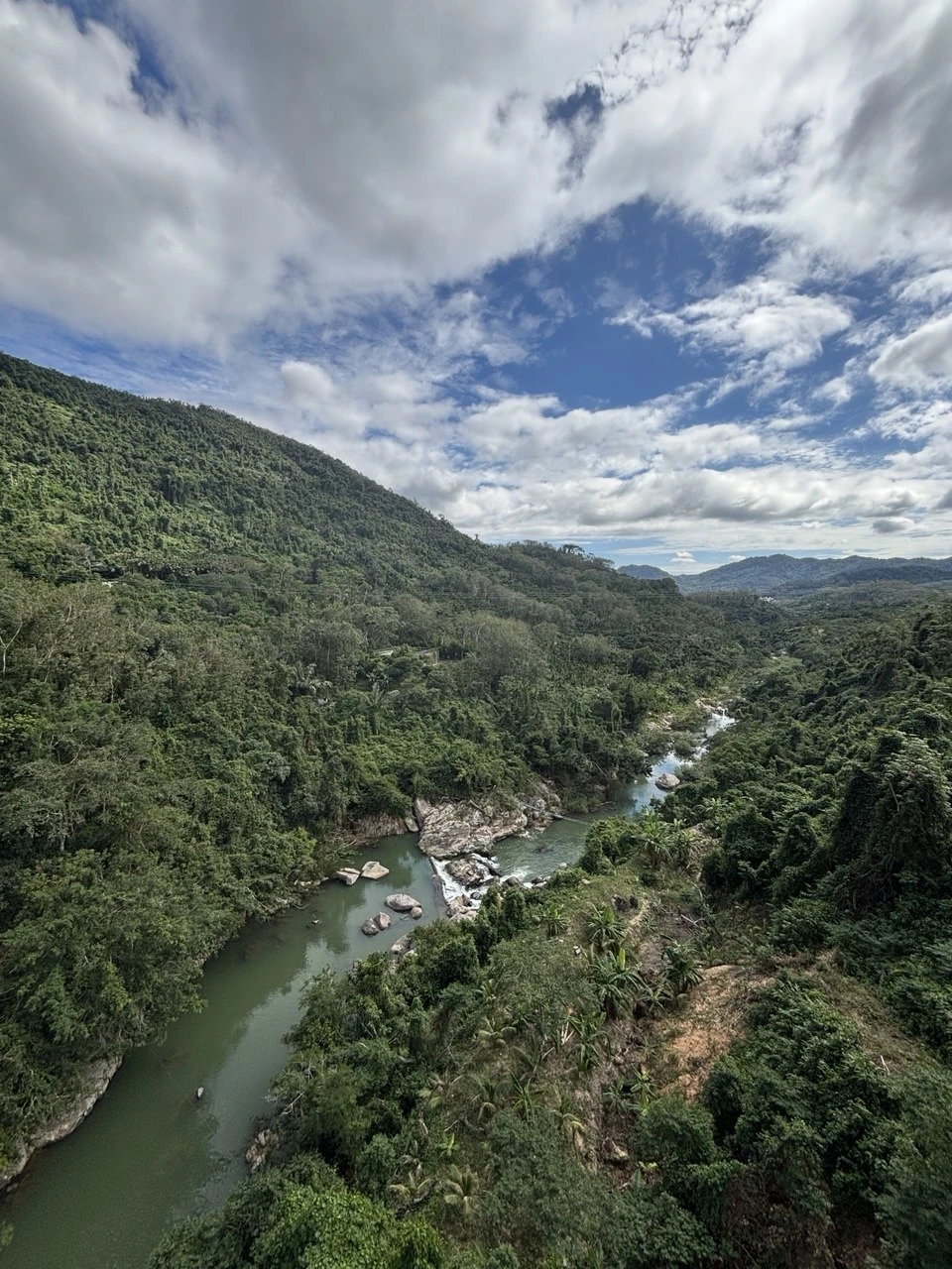 Прекрасная экскурсия. Договорились выехать чуть раньше, в результате приехали рано и народу было мало. Спокойно гуляли