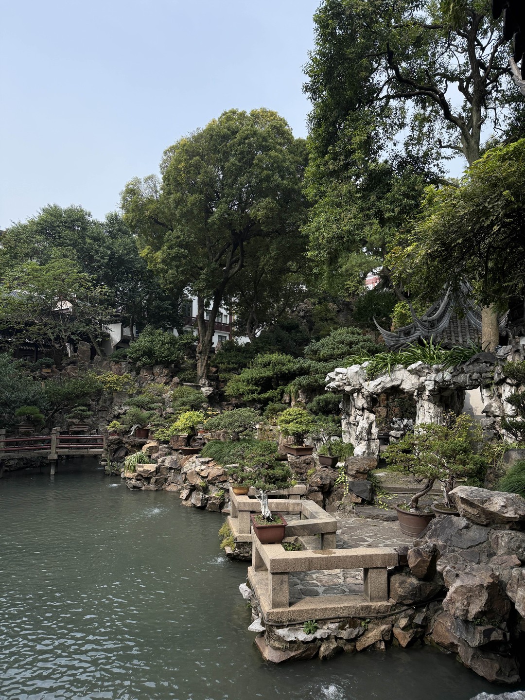 Спасибо большое Дмитрию за чудесную прогулку по Шанхаю. Дима подстроил маршрут под наши желания, рассказал и