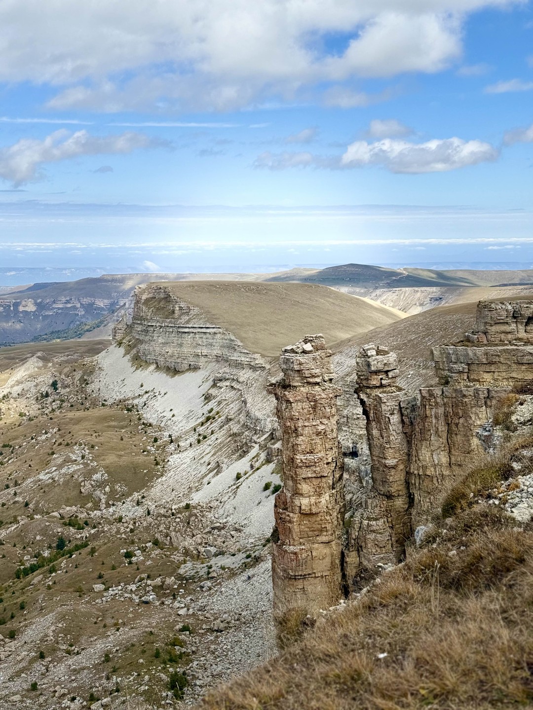 Плато Бермамыт днём или на закате из Кисловодска (Ксения)