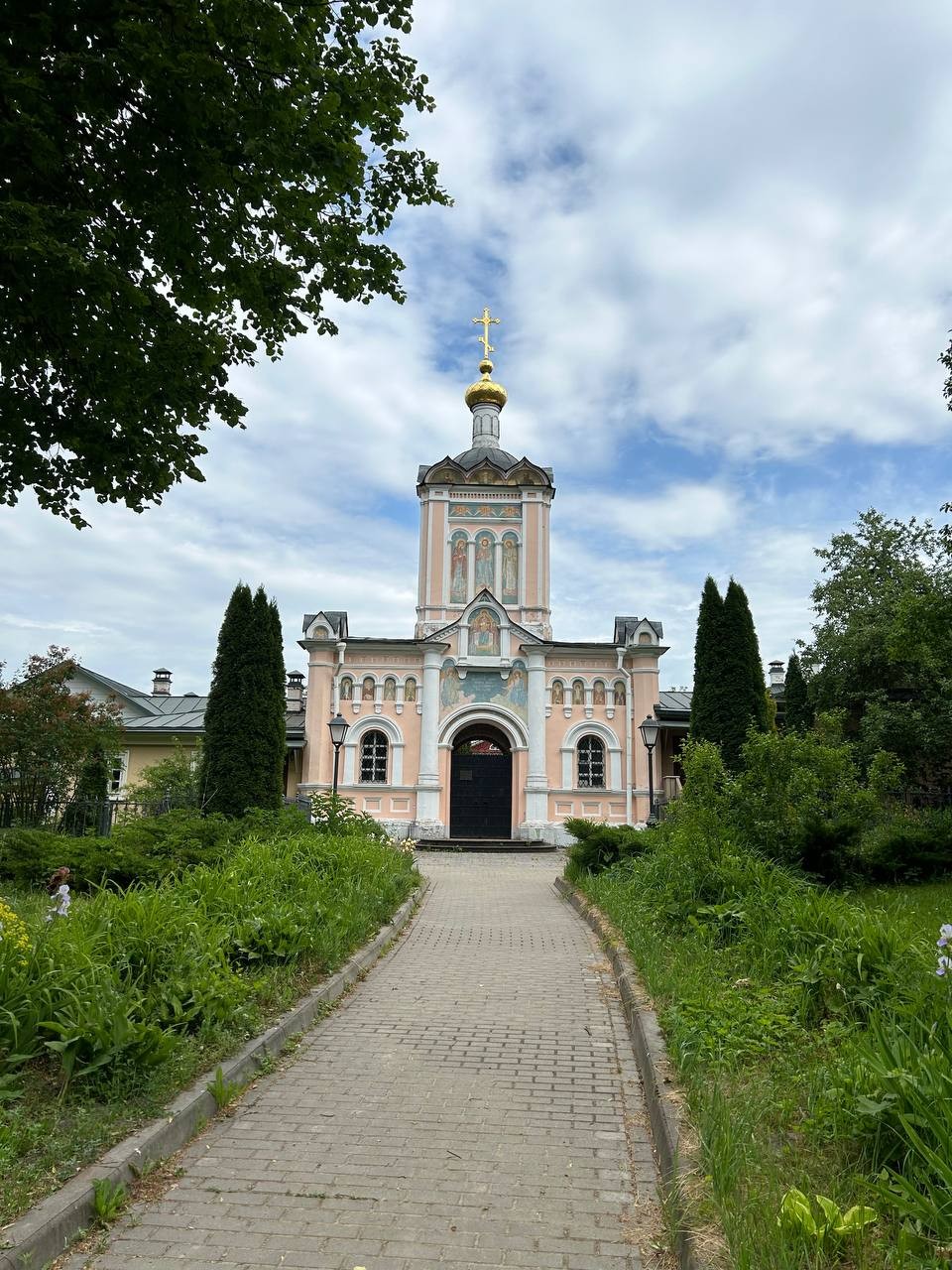 Наше путешествие по святым местам (Оптина пустынь-Клыково-Шамордино), организованные Натальей и экскурсоводом Анной наполнило нас новой очень