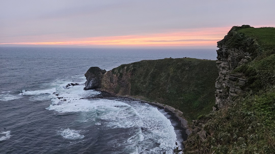 Длительная поездка для любителей бездорожья на сафарике под управлением невозмутимого гида-водителя Владимира. Мне всё понравилось -