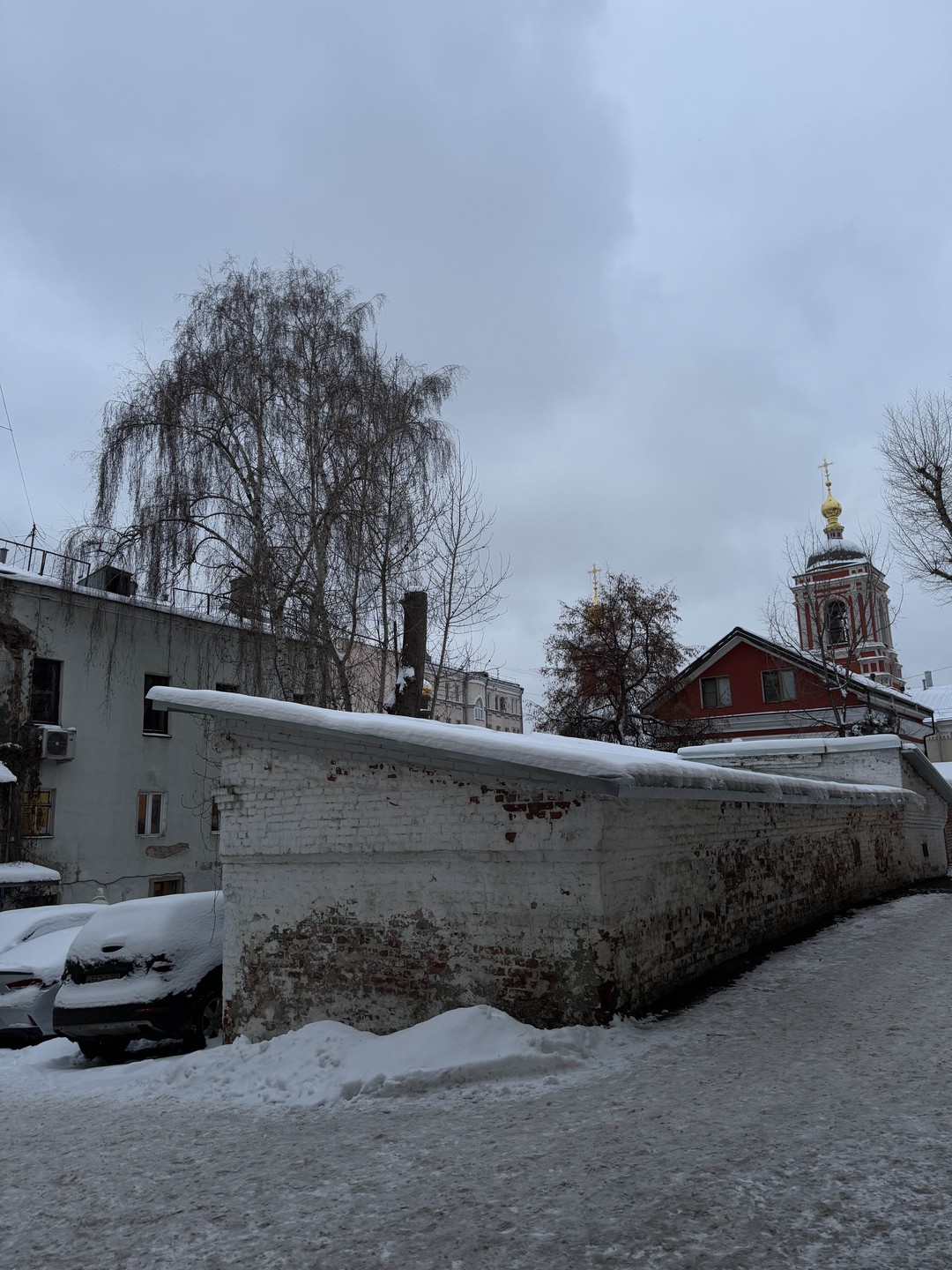 Экскурсия понравилась. Было холодно, но мы справились. Гид приятная девушка. Рекомендую