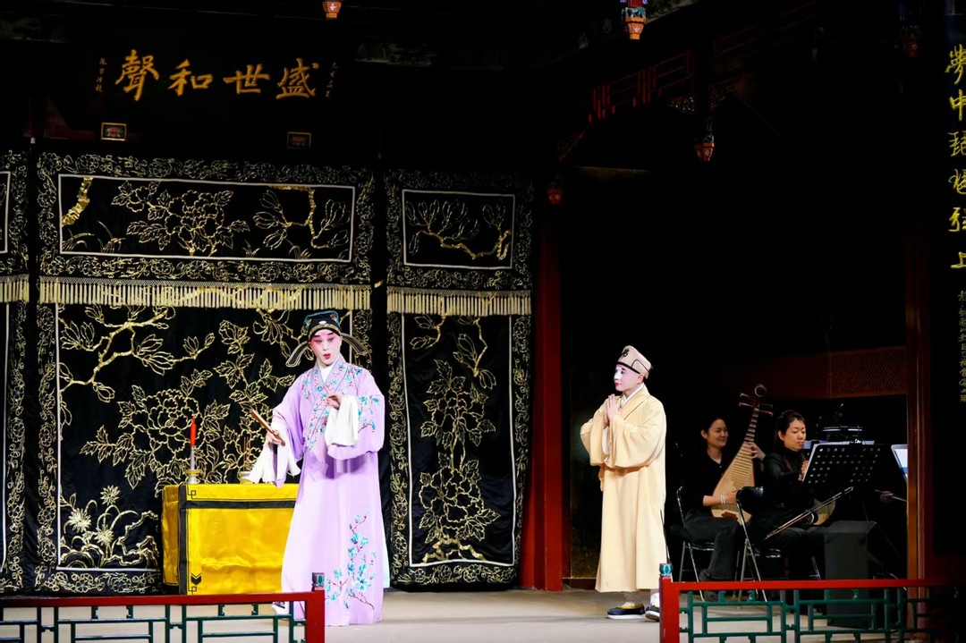 Я много раз приезжал в Китай, побывал во многих местах и слышал, что в театре Чжэнъицы