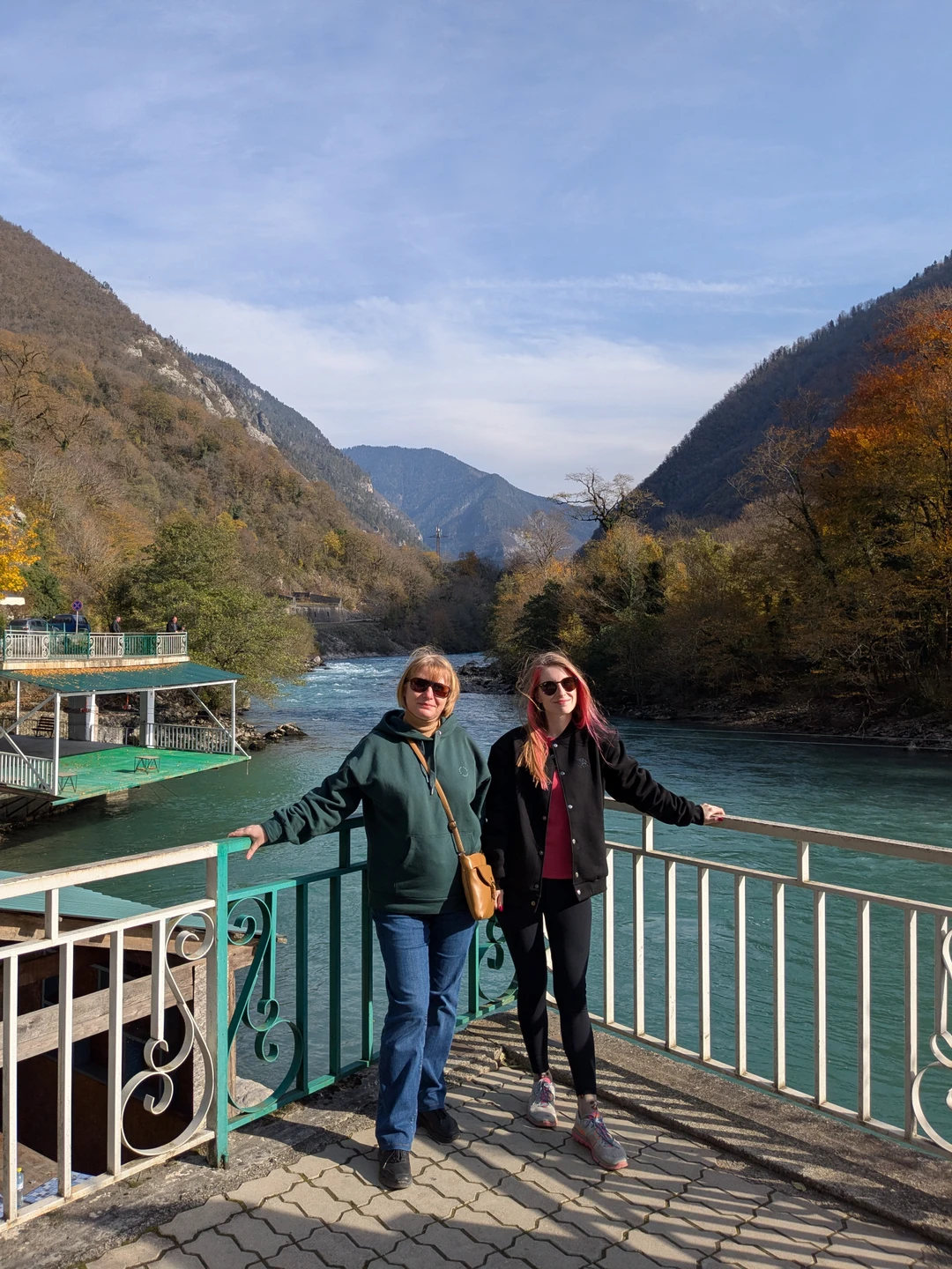 Спасибо за яркую экскурсию по красивым местам! Много интересной информации, шикарный автомобиль, классные кадры. Адгур не