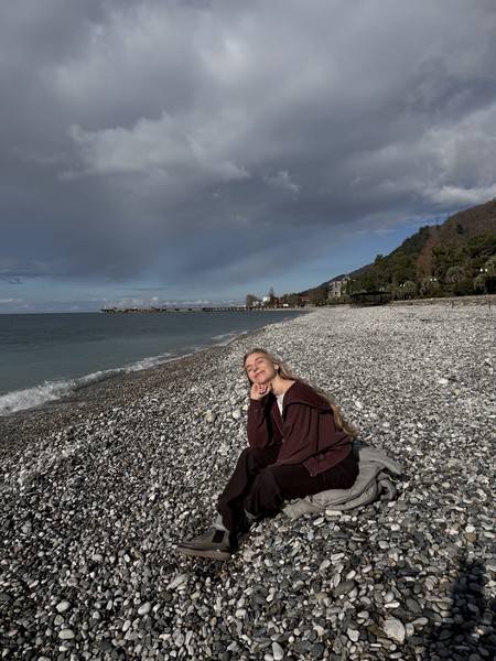 Экскурсия была организована отлично. Гид замечательный, очень приятный, внимательный и ненавязчивый человек. Никаких «навязанных» остановок не