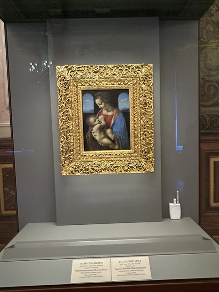 Спасибо Юлии за удивительную экскурсию. Были в Эрмитаже первый раз. Приедем, конечно же, еще