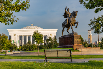 Комплекс Хазрати Имам, базар Чорсу и переезд в Самарканд
