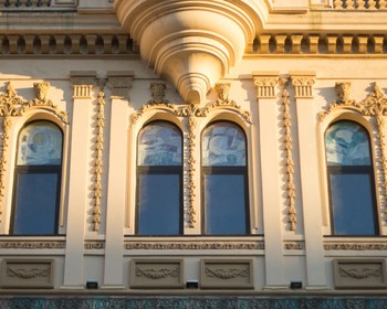 Встреча, размещение в отеле, вечерняя экскурсия по городу
