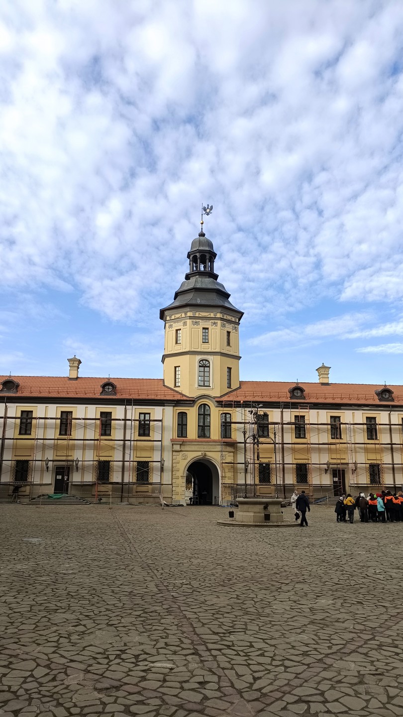 Трансфер из Минска в Мирский и Несвижский замки (туда-обратно) (Елена)