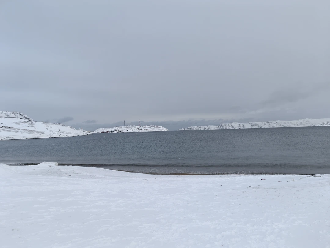 Были на экскурсии 22.02.2026 в Териберке с гидом Сергеем и водителем Антоном. Очень понравилась организация, рассказы