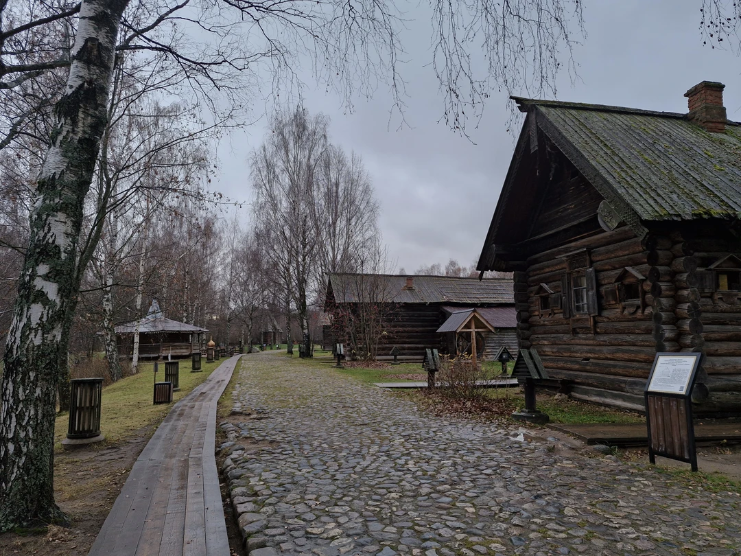 Великолепно! Час пролетел на одном дыхании. Открыли для себя много нового! Очень рады, что выбрали именно эту экскурсию!