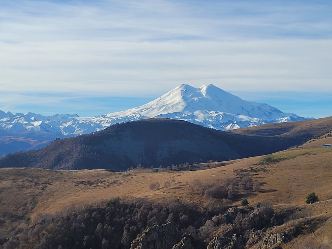 Хочу от всей души поблагодарить организатора и нашего гида - водителя Геннадия, за прекрасное и познавательныое