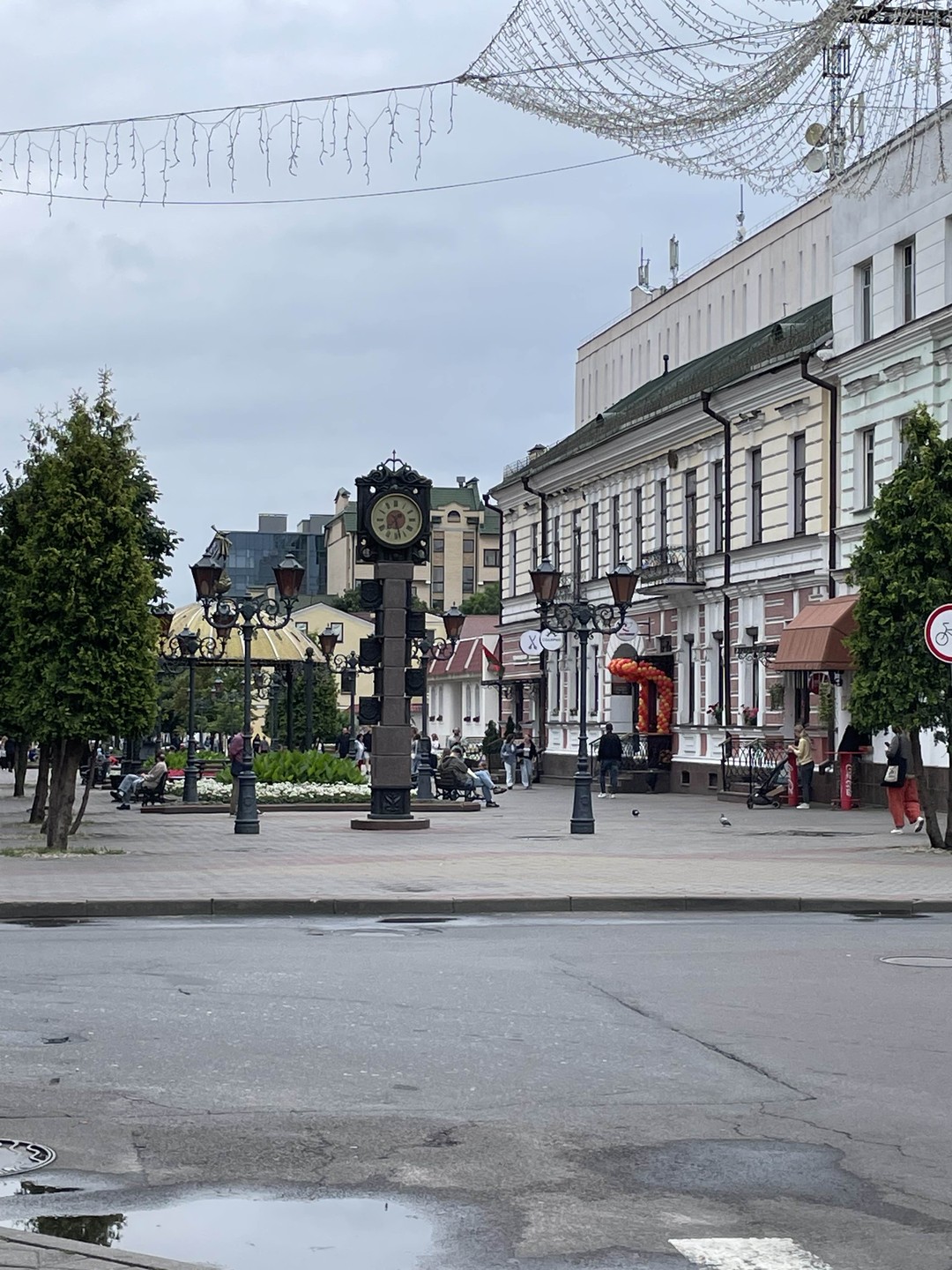 Огромное спасибо Владимиру за прекрасный, теплый вечер. Мы очень ценим прогулки с местными гидами, тем более в таком городе как Брест