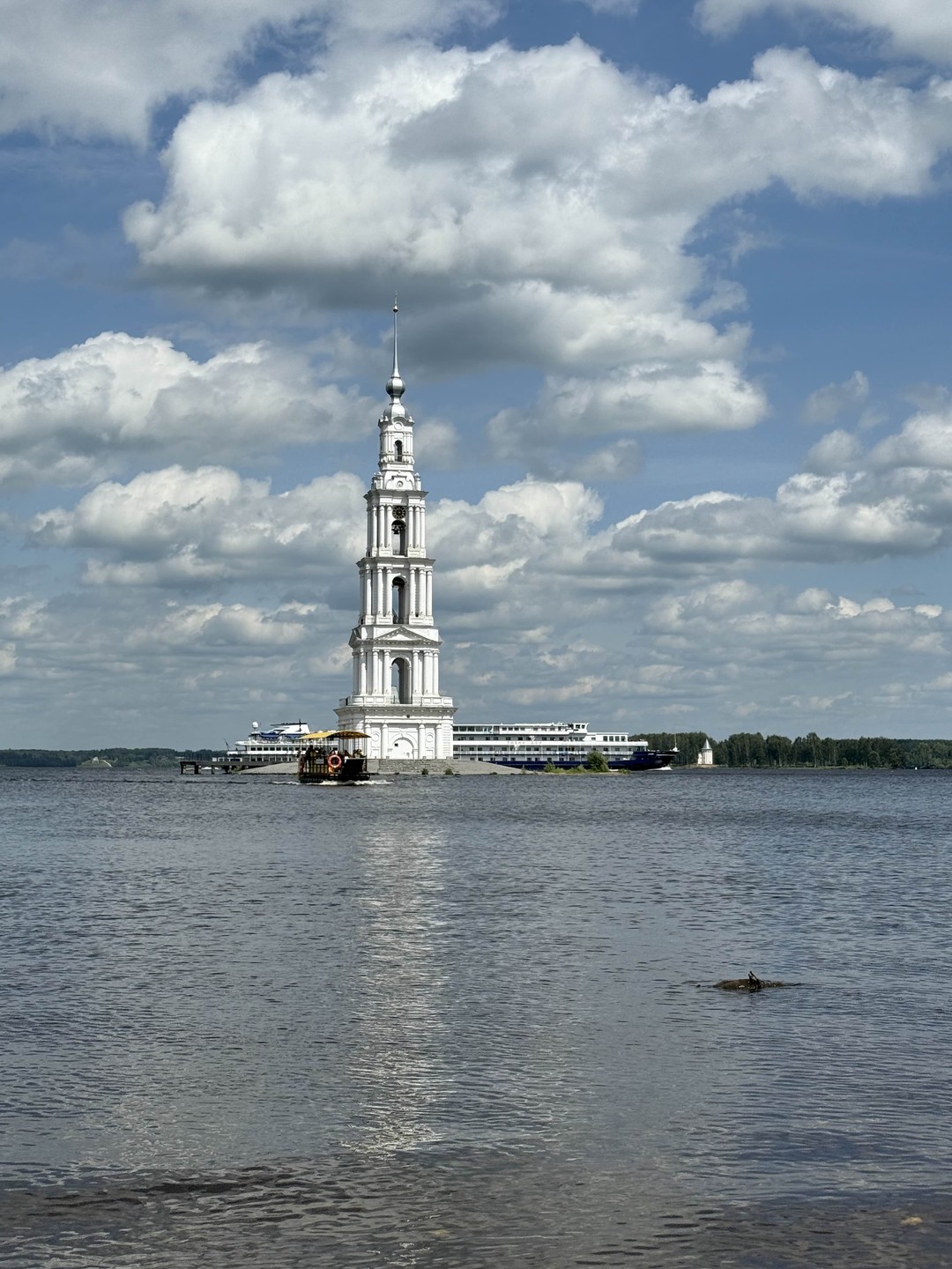 Спасибо Галине за интересную и познавательную экскурсию по маленькому городу Калязин. Видно что она любит свой