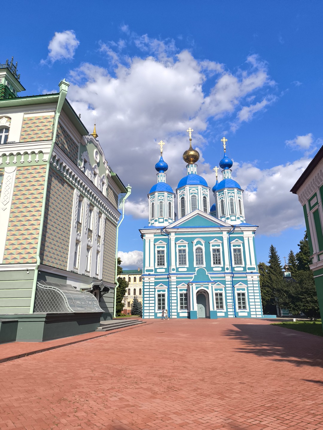 Огромное спасибо Людмиле за прекрасную экскурсию и оперативный отклик. Были в Тамбове проездом, узнали много интересного