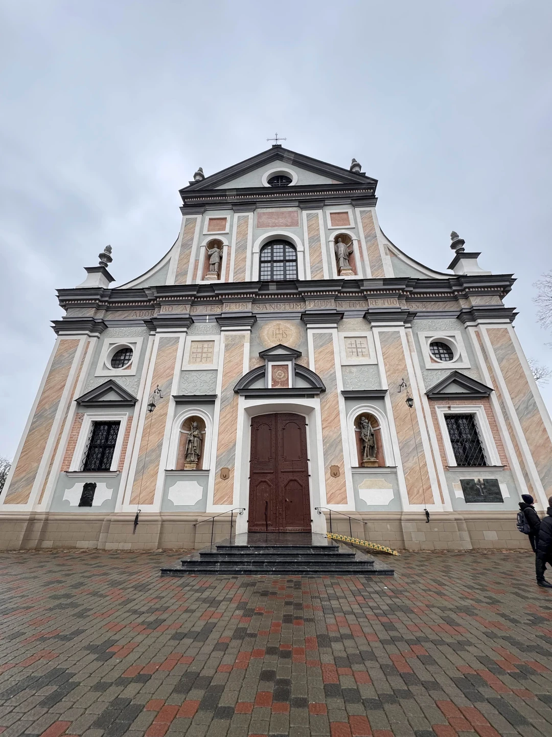 Очень насыщенная и интересная программа экскурсии, немного подвела погода, но поздняя осень… Помимо экскурсии хочу обратить