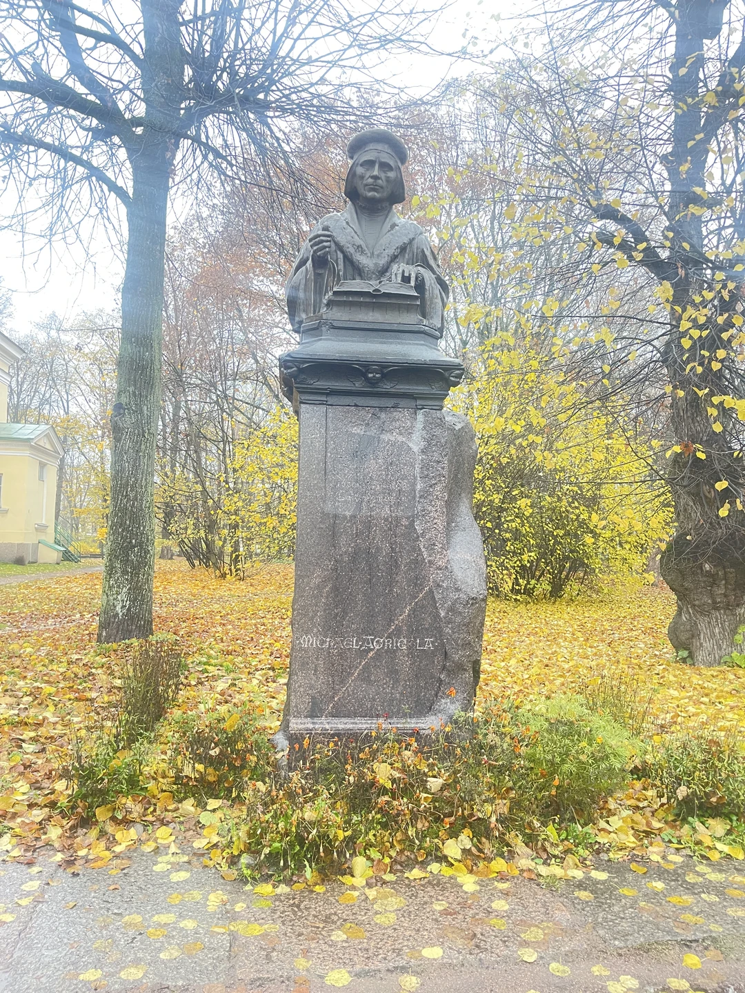 Однодневная экскурсия из Петербурга в Выборг на автобусе (Ольга)