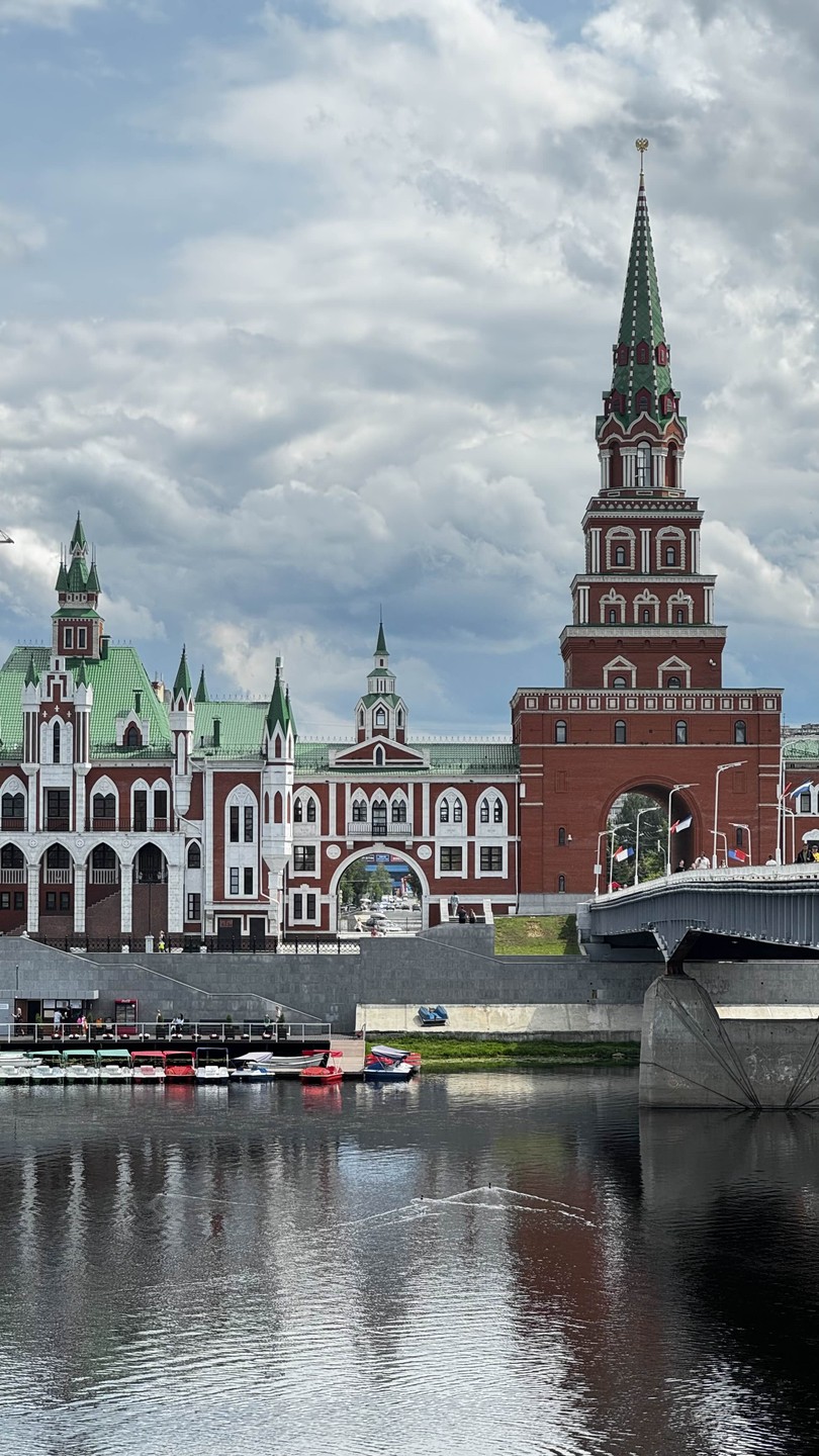 Сама программа очень насыщенная. Действительно, как сказала гид Наталья: «галопом по Европам».