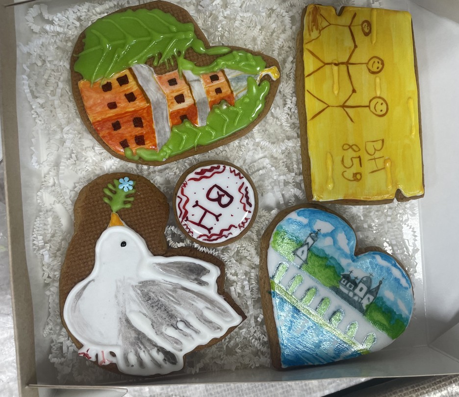 Были на новогоднем 2026 мастер классе по росписи пряников. Это волшебно. Преподаватель Надежда мастер своего дела,