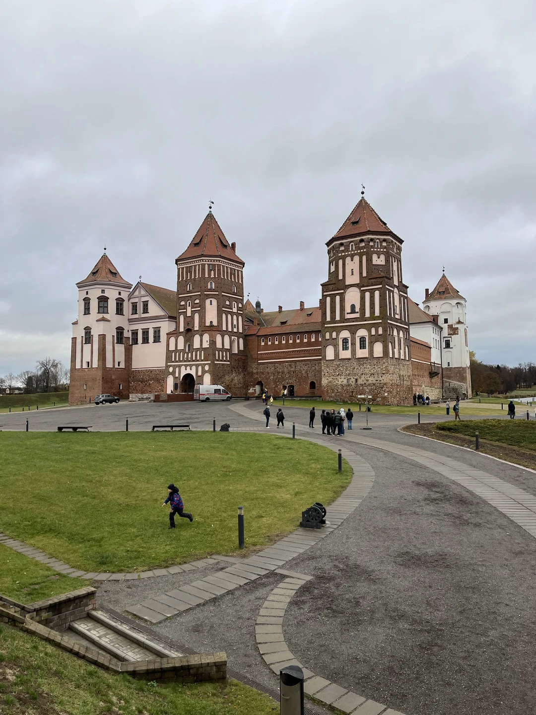 Замки Беларуси: групповая экскурсия в Мир и Несвиж из Минска (Евгения)